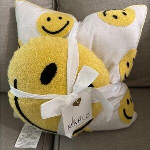 NWT smiley face throw pillow bundle